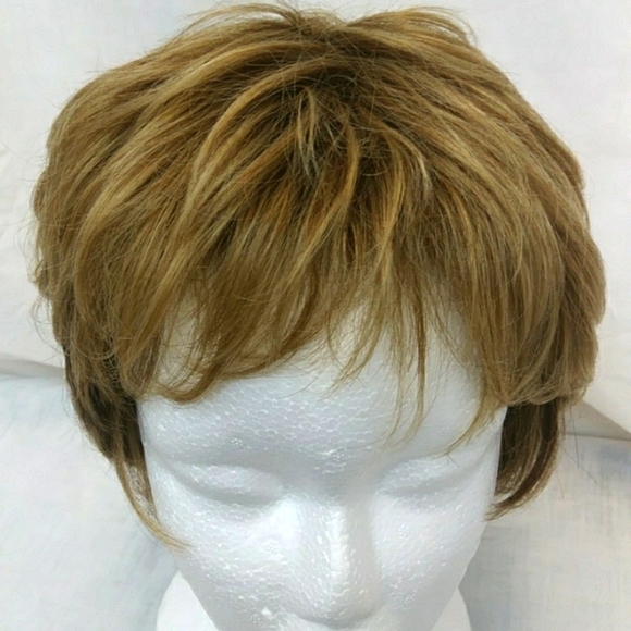 Wig with pixie cut size L with hairnet and bag. - Picture 3 of 7